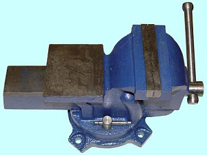 Тиски слесарные 150 мм (6") стальные поворотные усиленные с наковальней (LT89006)  (упакованы по 1шт.) 30223 