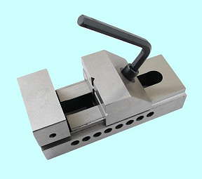 Тиски Станочные  73мм прециз-ые быстрозажимные сталь непов. ход 90мм // и перпенд. 0,005/100 HRС 58-62 "TLX" 